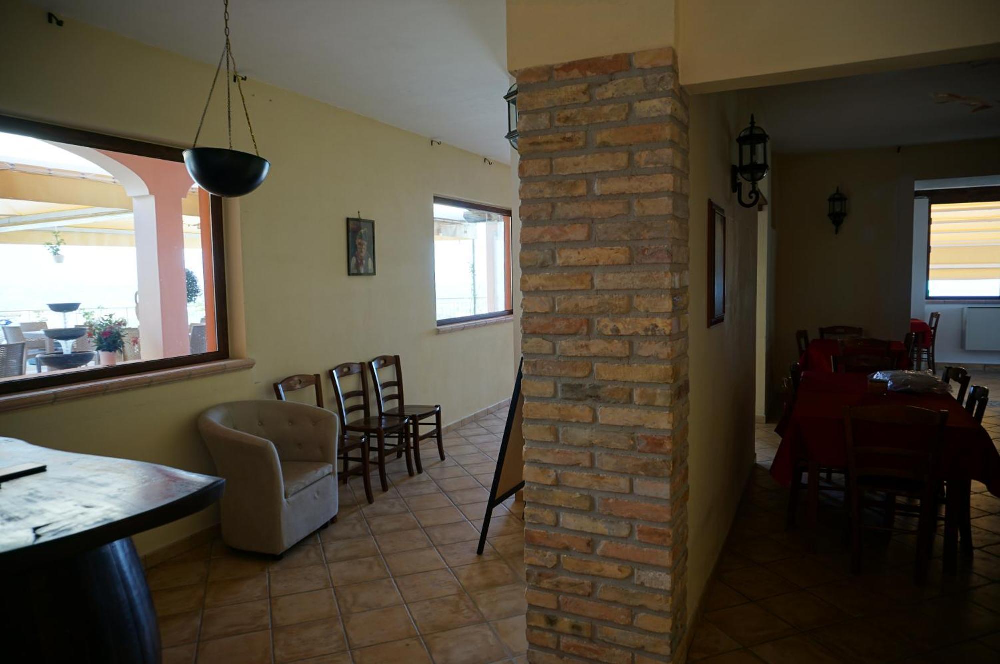 La Terrazza Motta Bed & Breakfast Atri Eksteriør bilde