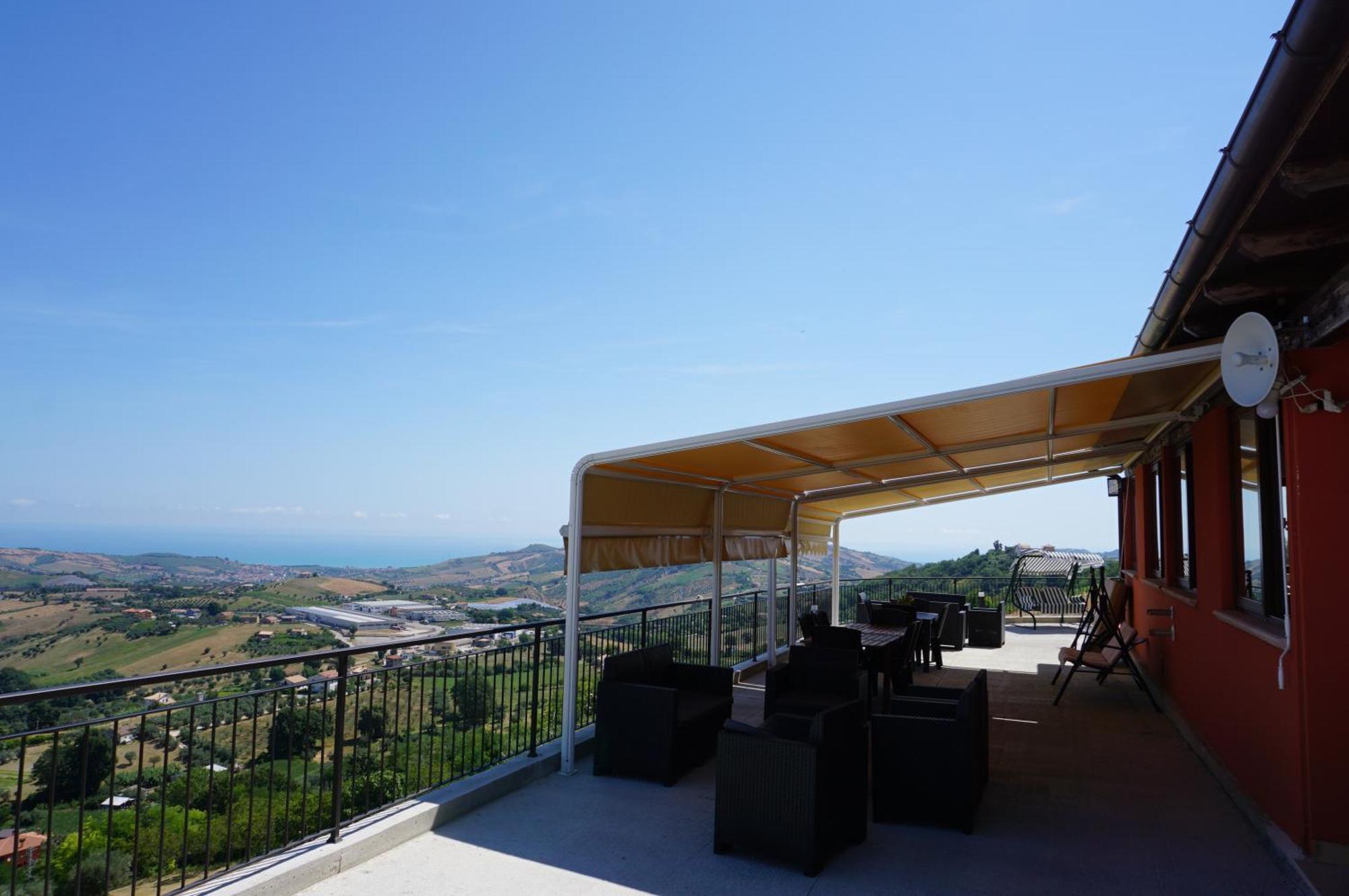 La Terrazza Motta Bed & Breakfast Atri Eksteriør bilde