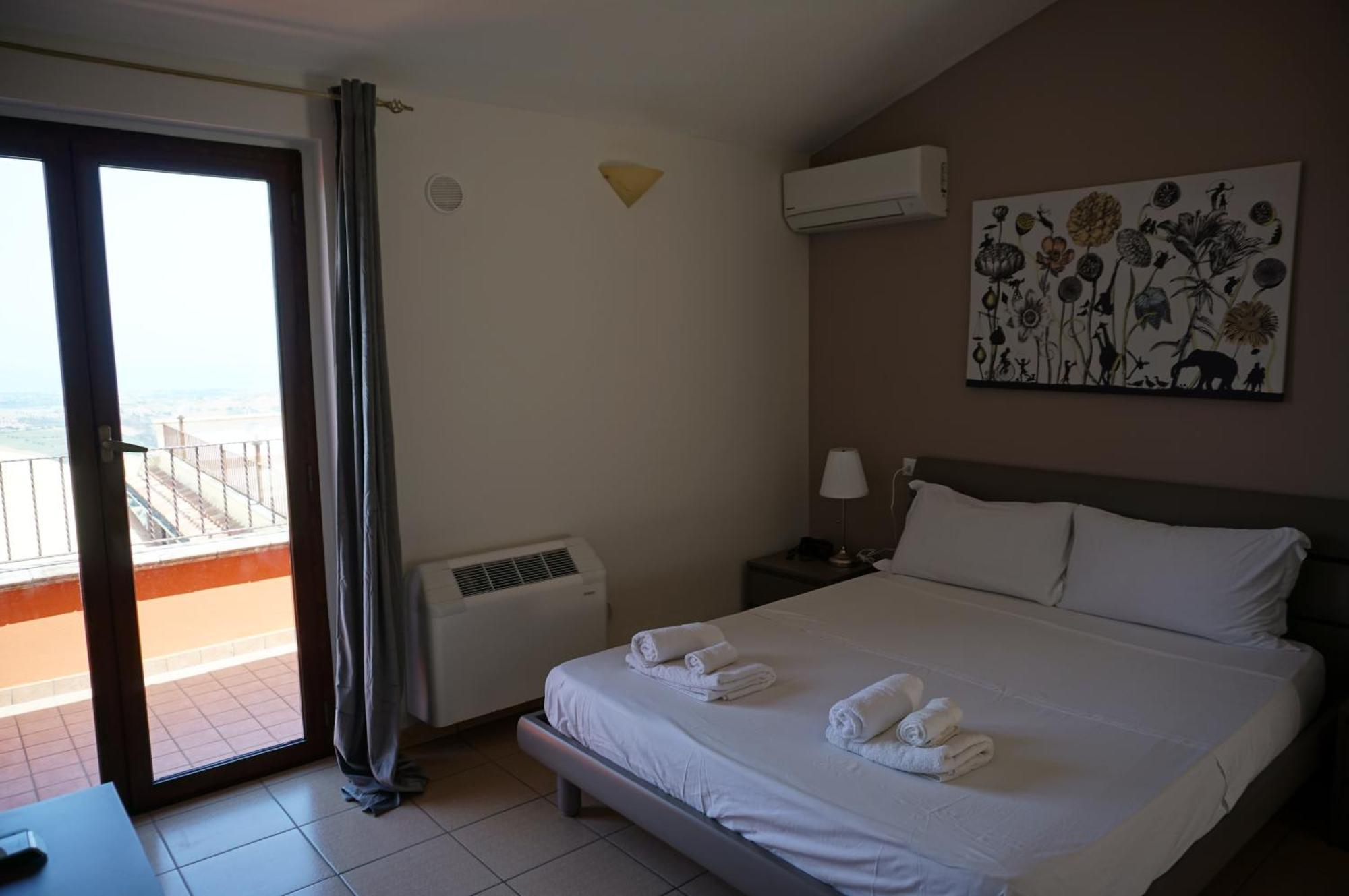 La Terrazza Motta Bed & Breakfast Atri Eksteriør bilde